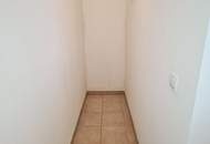 DACHGESCHOSS, INNSTRASSE, sonnige 76 m2 Neubau, 2 Zimmer, Wohnküche, Wannenbad, Parketten, WG-geeignet