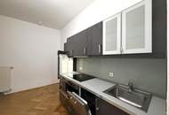 Modernisierte Altbauwhg nähe AKH // Modernized apartment near AKH //