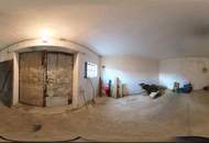 Bauernhaus mit Nebengebäude im Pinkatal