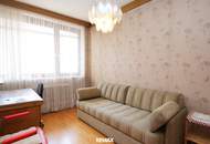 4-Zimmer-Wohnung für Menschen mit Werkzeug und Plan