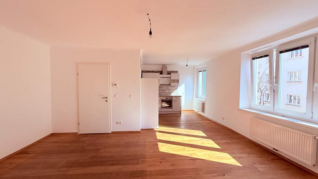 Den Sonnenstrahlen entgegen in der Aliogasse!