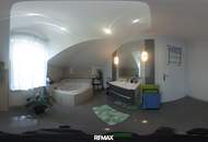 Neuwertiges 5-Zi. Einfamilienhaus mit Pool, 2 Terrassen & 2 Garagen in Deutsch-Haslau!