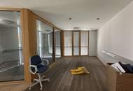 Modernes Büro mit Personenaufzug in zentraler Lage!