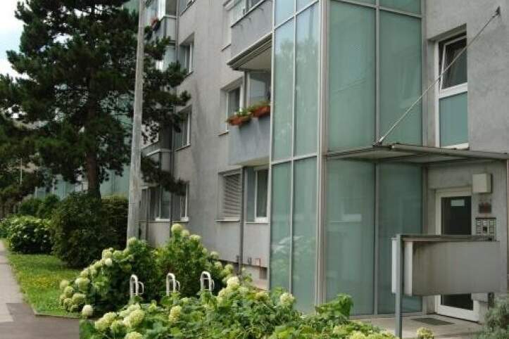 Wohnen mit Komfort in Linz-Bindermichl – Großzügige 2-Zimmer-Wohnung mit Parkplatz und Balkon! Die Wohnung befindet sich derzeit in SANIERUNG!, Wohnung-miete, 750,94,€, 4020 Linz(Stadt)