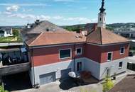 Saniertes Einfamilienhaus mit Sauna, Doppelcarport, zwei Garagen und Nutzwasserbrunnen in zentraler Lage