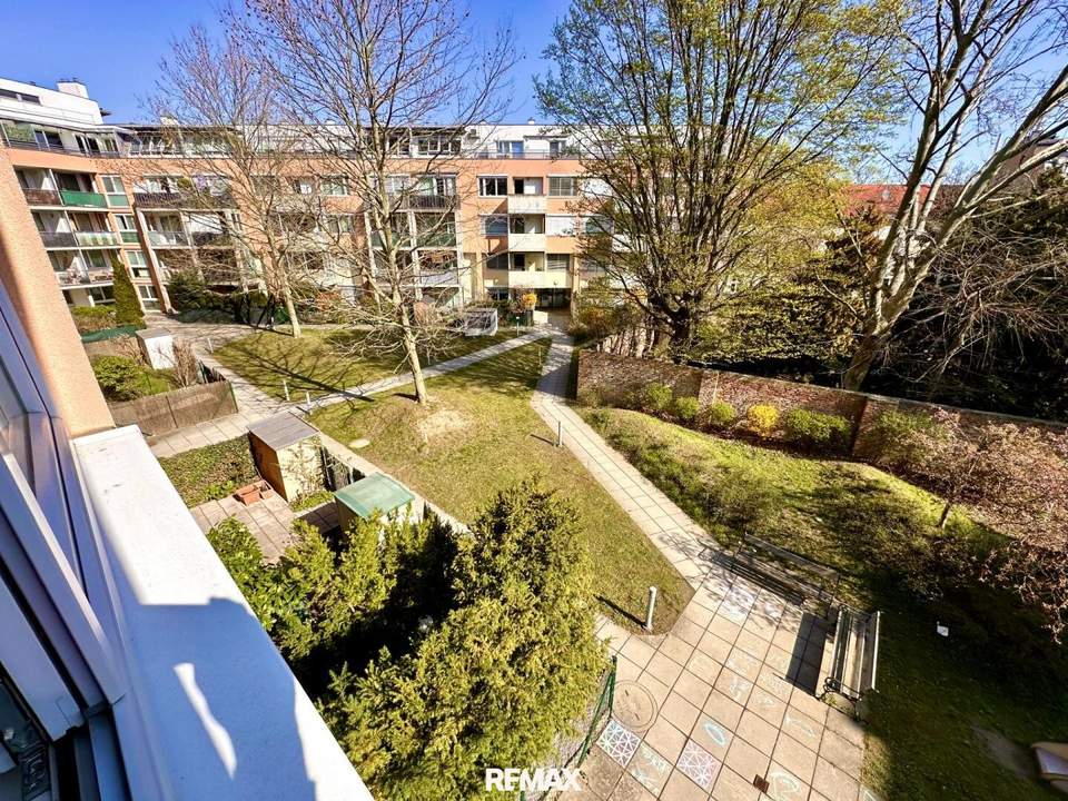 Helle 3-Zimmer-Wohnung - gemütliche Loggia - Blick ins Grüne!