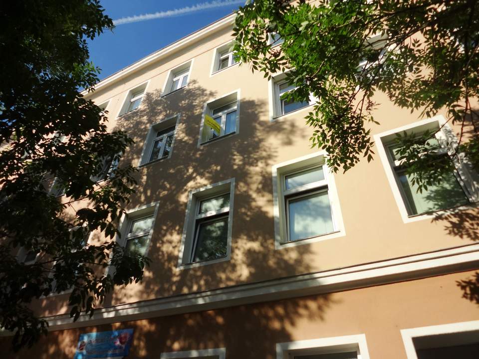 Renovierungsbedürftige Wohnung im 2.Liftstock!