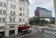 ERSTBEZUG - Helle 4-Zimmer Altbauwohnung mit 2 Bädern, 2 WCs, Abstellraum und Kellerabteil - UNBEFRISTET