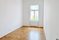 Erstbezug nach Sanierung: Traumhafter 4-Zimmer-Altbau mit moderner Ausstattung