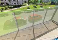 Schöne 2 Zimmer Wohnung mit Loggia in zentraler Lage