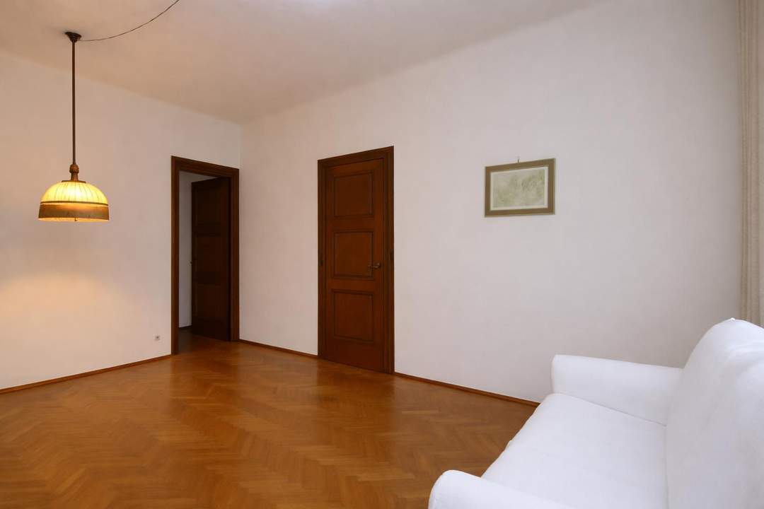 Günstige Anlegerwohnung in Graz mit Garage, Parkplatz und Lager