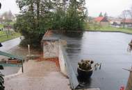 GROSSES BAUGRUNDSTÜCK MIT RENOVIERUNGSBEDÜRFTIGEN HAUS