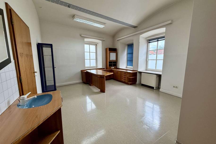 Repräsentative Büro-/Ordinationsfläche im Zentrum Völkermarkts – 106 m² | 7 Räume | provisionsfrei, Gewerbeobjekt-miete, 1.100,00,€, 9100 Völkermarkt