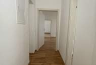 Modernes 4-Zimmer-Familienparadies: einzigartiges Bad mit Dusche & Wanne, flexible Räume und sonnige Küche mit Grünblick – frisch saniert & ab sofort bezugsfrei!