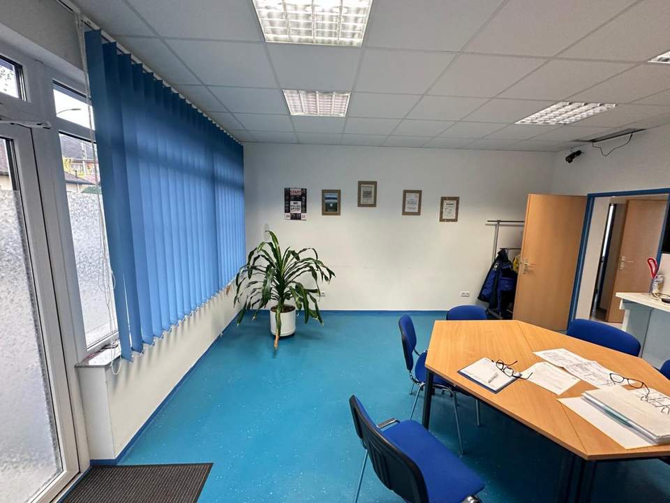 Praxis, Büro oder ein STUDIO? Ein modernes Bürogebäude