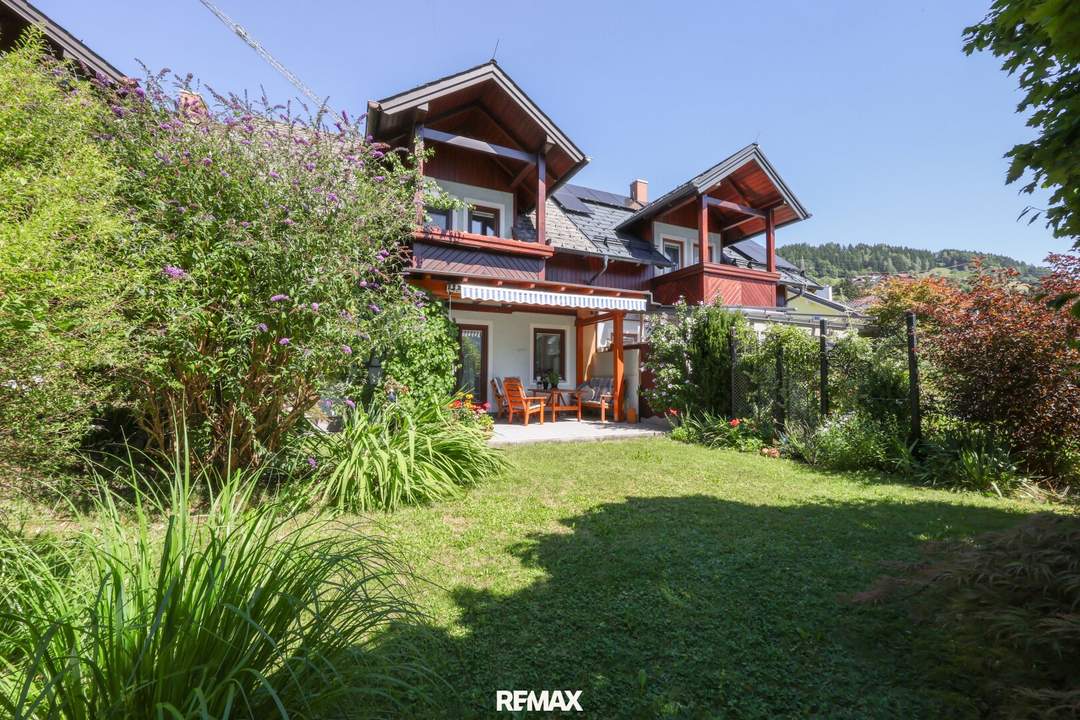 Großzügige Maisonette-Wohnung mit Eigengarten & Bergblick!
