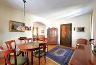 Altehrwürdiges Stadthaus mit Garten und Garage