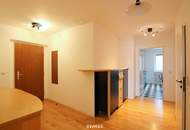 2 Zimmer + Loggia + Garagenplatz, toller Ausblick (4. Liftstock), Küche separat.