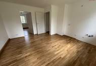 Modernisiert - hochwertig - durchdacht: diese 2,5-Zimmer Wohnung in hervorragender Lage überzeugt mit stilvoller Sanierung, ebenerdiger Dusche, hochwertigen Böden und viel Stauraum im großzügigen Kellerabteil - perfekt für Paare oder kleine Familien!