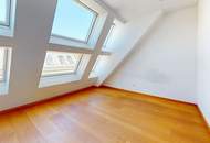 Helle, exklusive 4-Zimmer-Maisonette-Dachgeschosswohnung mit großer Terrasse und Klimaanlage