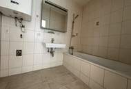 Charmante 2-Zimmer-Wohnung mit Loggia in ruhiger Innenhoflage