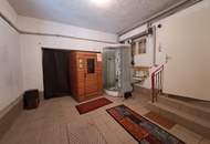 Solides Wohnhaus mit Nebengebäude und Pool in Kallham