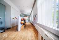 Großzügiger Kindergarten mit Gartenbereich