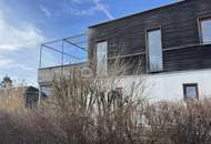 Wohnhaus mit Attersee-Seeblick und Seezugang in Litzlberg/Seewalchen, 2 Wohneinheiten.