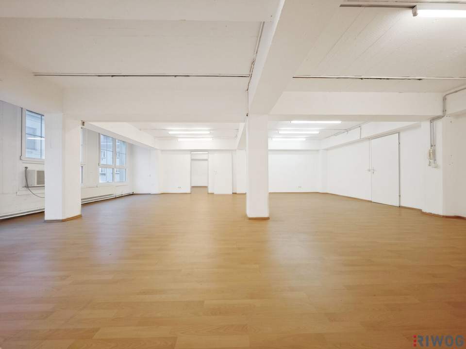 115m² Büro-/Ausstellungsfläche | frei einteilbar | mit Lastenaufzug | U-Bahhnähe