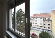 Schwechater Hauptplatz | 2 Zimmer Wohnung mit großzügiger Küche | ca. 65 m² | Innenhoflage