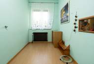 Kapitalanlage mit Potential – 2 Häuser auf Eckgrundstück mit rund 938 m² Grundstücksfläche!