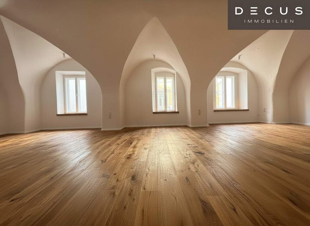 | ATTRAKTIVE BÜROFLÄCHE | 1. OG | ca. 90m² | VIELSEITIG NUTZBAR | 1 OFFENER BÜRORAUM & TEEKÜCHE | INNENSTADTLAGE | NÄHE HAUPTPLATZ & FÄRBERPLATZ