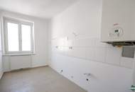 Direkt am Schweizergarten: Schöne 2-Zimmer-Wohnung mit separater Küche