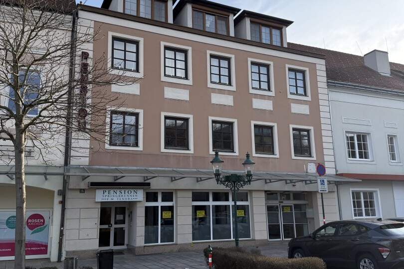 Ordination / Praxisfläche – ca. 380 m² – Hauptplatz Tulln – barrierefrei mit Lift, Gewerbeobjekt-miete, 5.000,00,€, 3430 Tulln