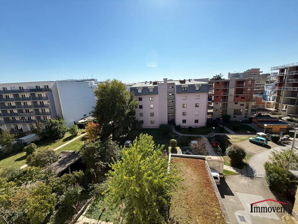 UNBEFRISTET - Helle 3-Zimmerwohnung mit Balkon nahe dem Esperantoplatz!