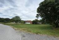 Sanierungsbedürftiger Vierkanthof in ruhiger Ortsrandlage! 6.100 m² Grundstück mit 4.100 m² Bauland & Platz für Tierhaltung