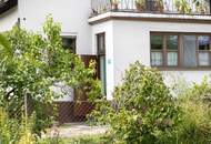 Einfamilienhaus mit Gartenparadies und Bächlein im Herzen von Walding