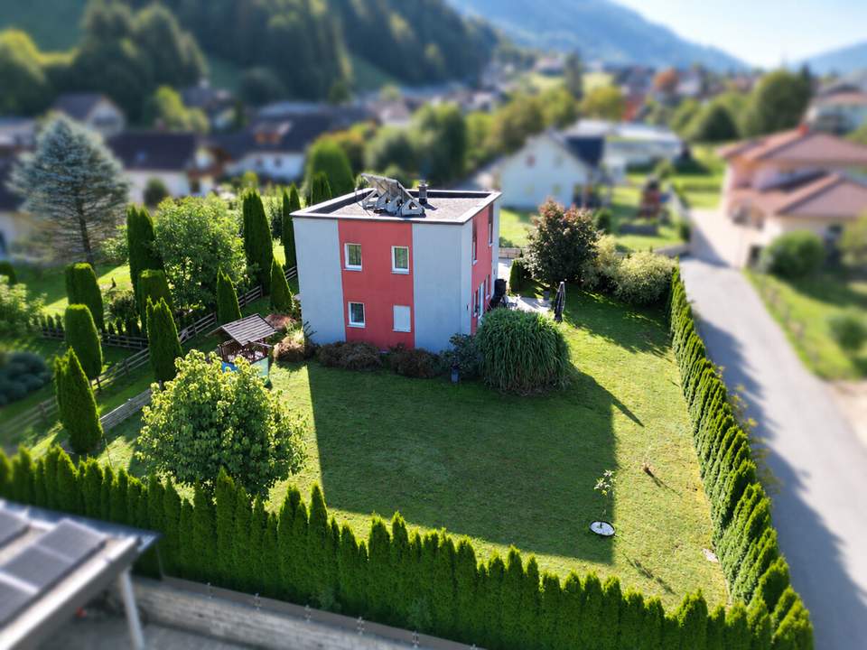 DREI SEEN. EIN ZUHAUSE. – Modernes Wolf Haus mit Garten und Vollkeller in Feld am See