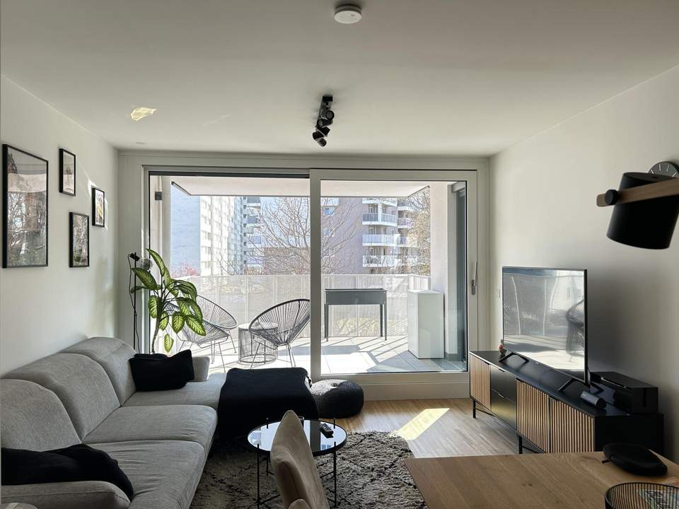 Ein Wohnjuwel zum Einzug bereit, 3-Zimmer mit Balkon - Blick zum Schrickpark, Nähe U 1