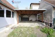Altes Haus, 5 Zi, teilweise renoviert, Fenster & Türen erneuert, Dach neu eingedeckt, Carport