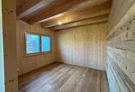 "Ökologisches Holzhaus im Chalet-Stil – Luxus trifft Nachhaltigkeit!"