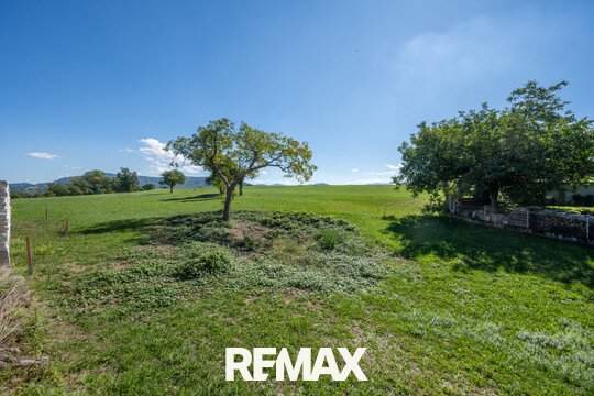 Exklusives Baugrundstück in Garsten-Nord (Sandbauernstraße): 1.074 m², voll aufgeschlossen mit traumhaftem Ausblick!, Grund und Boden-kauf, 315.000,€, 4400 Steyr-Land