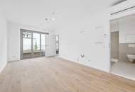 KOMPAKTE 2-ZIMMER WOHNUNG MIT GESIMSE UND BLUMENTRÖGEN