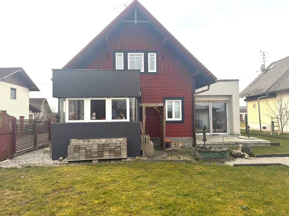 Charmantes Haus mit Garten und Entwicklungspotenzial