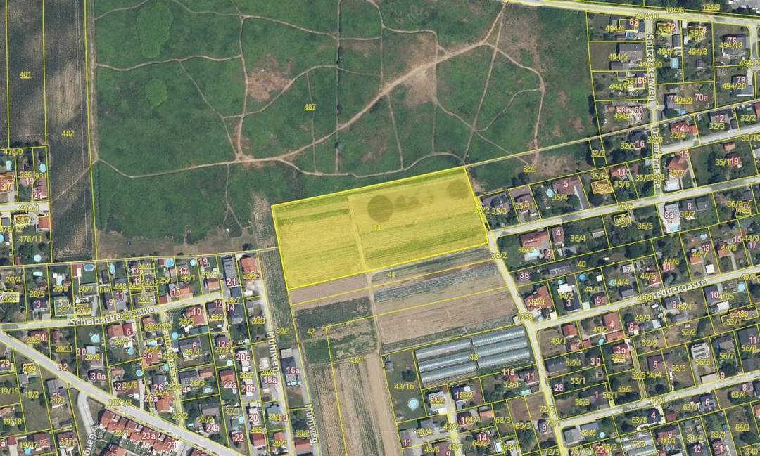 Landwirtschaftliche Fläche mit ca. 2.400 m² Bauerwartungsland