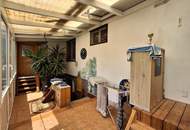 Haus mit großem Garten und Carport in ruhiger Lage