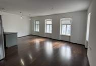 Klimatisierte Altbauwohnung mit großzügigem Wohnbereich, Tischlerküche und Terrasse in Maria Lanzendorf