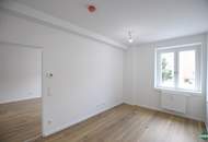 Erstbezug nach Sanierung: Schöne 2 Zimmer-Wohnung mit separater Küche