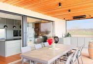 Architektenhaus in sonniger Ruhelage mit Spiral-Weinkeller, Infinity Pool und Burgblick