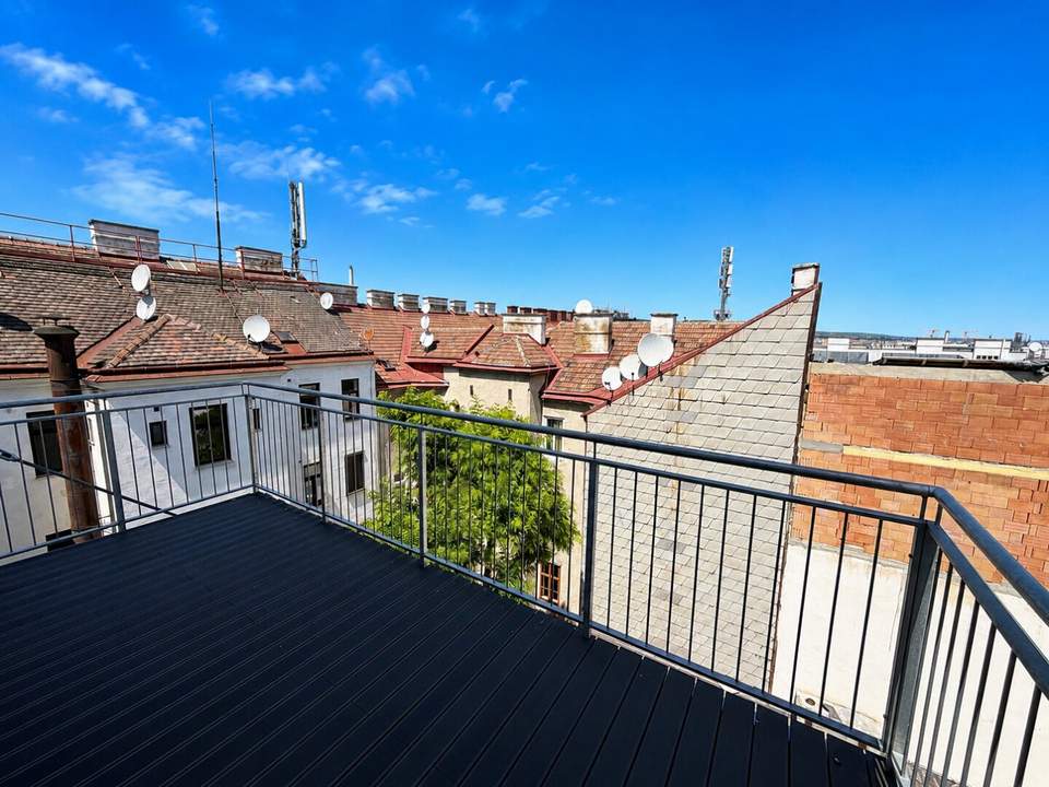 Penthouse über den Dächern Wiens – Maisonette mit Panoramablick in U-Bahn Nähe! Balkon und Terrasse!